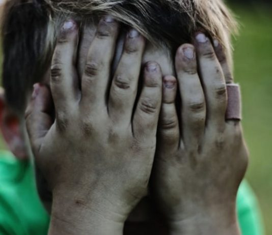 Ein schwerer Fall von Kindesmisshandlung löst deutschlandweit Entsetzen aus.