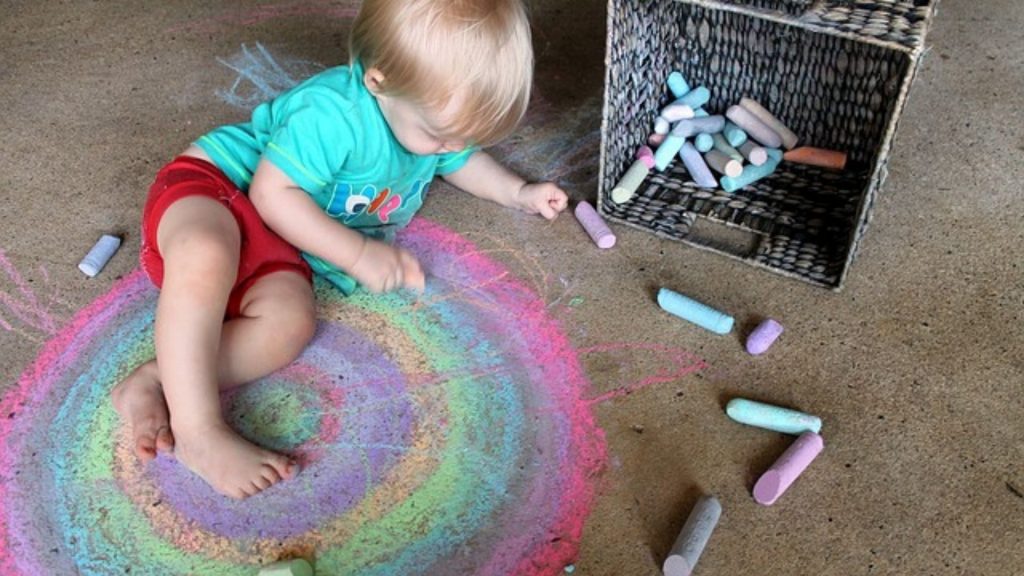 Frau wirft Schwester vor, ihr Regenbogenbaby sei „nichts Besonderes”