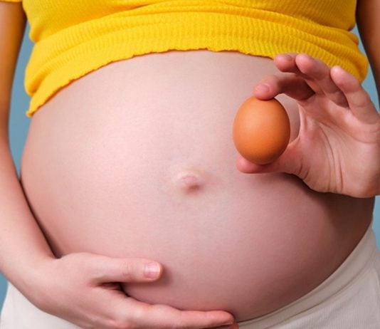 Eier darfst du auch in der Schwangerschaft essen - wenn sie durchgegart sind.