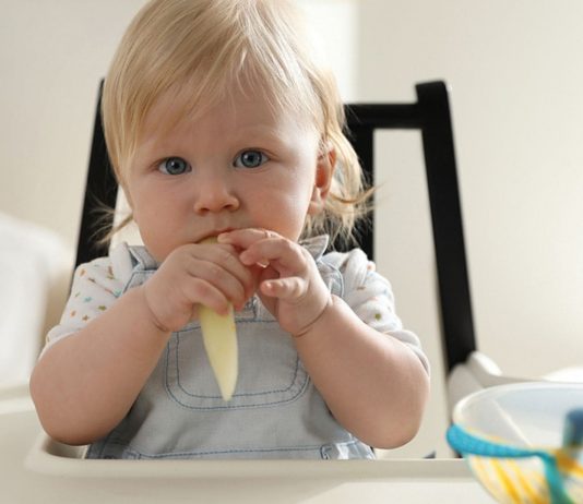 Auf dem Speiseplan fürs Baby sollte Spargel nicht zu früh landen.