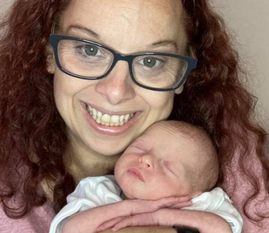 Statt wie geplant ohne Blinddarm kam Janice mit Baby aus dem Krankenhaus.