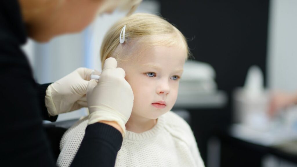 „Babys Ohren bitte piercen!“: Dieses Ratgeber-Video ist ein echter Flop, oder?