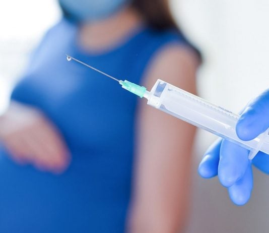 Sollten Schwangere sich gegen Corona impfen lassen?