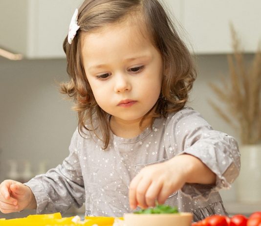 Für dein Baby sollte Pizza salzarm und vollgepackt mit gesunden Zutaten sein.