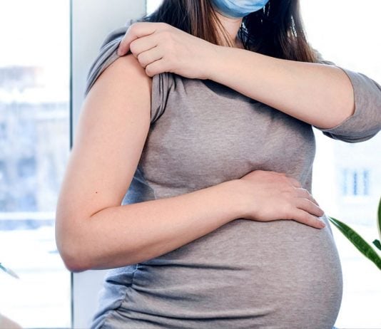 Die Corona-Impfung ist nun für Schwangere von der Stiko empfohlen. Foto: Bigstock
