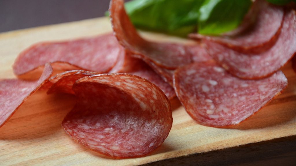 Ist Salami in der Stillzeit erlaubt – oder lieber nicht?