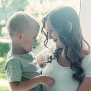 Mama Kiki aus unserer Community und ihr süßer Sohn Henri.