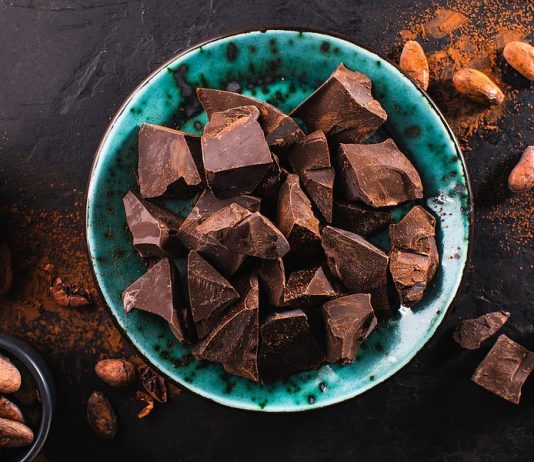 Zartbitterschokolade ist in der Schwangerschaft besser als Vollmilchschokolade.