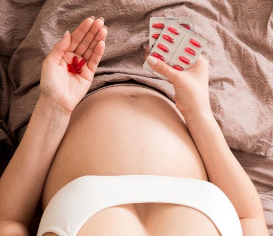 Um dein Baby mit genügend Biotin in der Schwangerschaft zu versorgen, benötigst du normalerweise keine extra Kapseln.