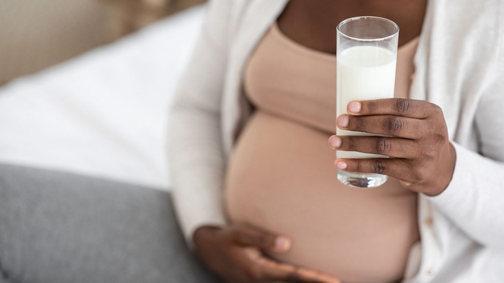 Kalzium in der Schwangerschaft: Wie du deinen Tagesbedarf deckst