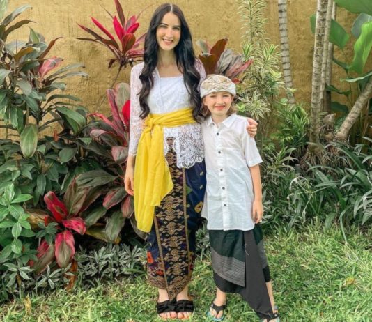 Merith und ihr Sohn Ryan auf Bali.