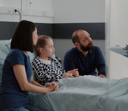 Das Pflegegeld für ein Kind ist bei einem längeren Klinik-Aufenthalt zeitlich begrenzt.