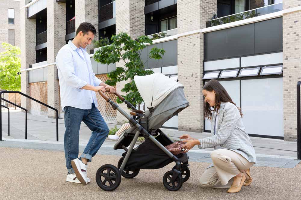 Joie Signatur Aeria Kinderwagen mit Stauraum
