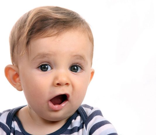 Beliebteste Babynamen 2021 halten Überraschungen bereit.
