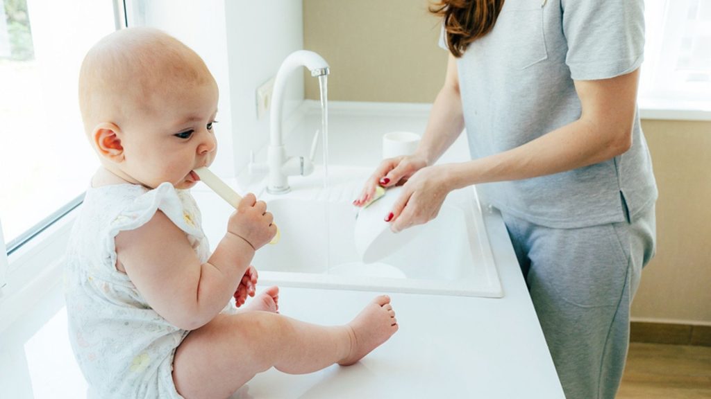 Erste Zeit mit Baby: „Kümmert euch bloß um den Haushalt, wenn ihr wollt!“