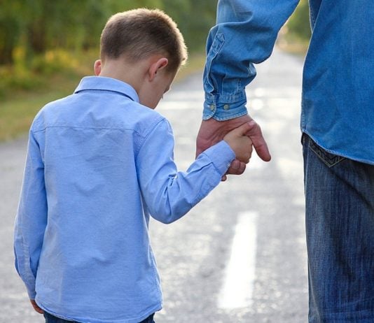 Für die Zeit, die ihre Kinder beim Vater verbracht haben, erhielt eine Mutter weniger Sozialgeld. Das ist weniger fair, als es klingt.