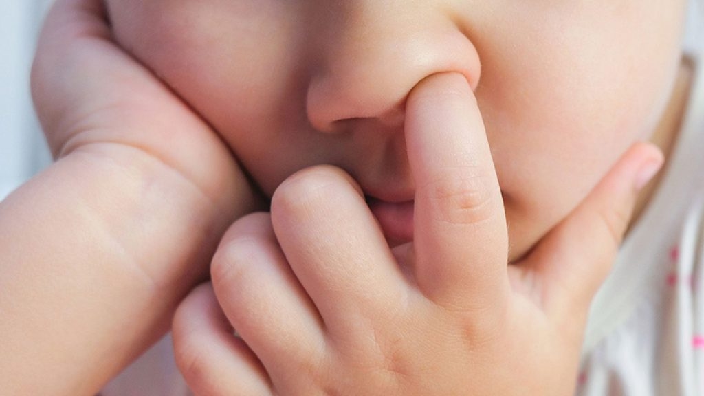 Gleich 2 gute Gründe: Darum sollten Kinder ihre Popel essen dürfen