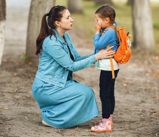 Mamas aus unserer Community erzählen, welche fiesen Sätze ihre Kinder schon zu hören bekommen haben.