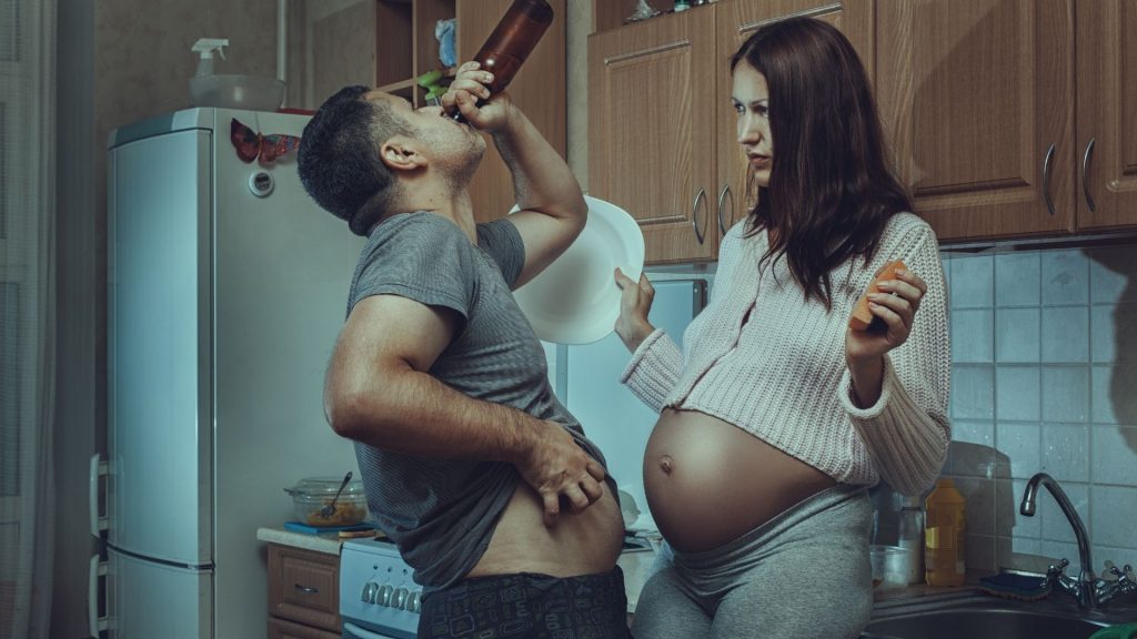 Geht gar nicht! 9 Dinge, die werdende Papas besser lassen sollten