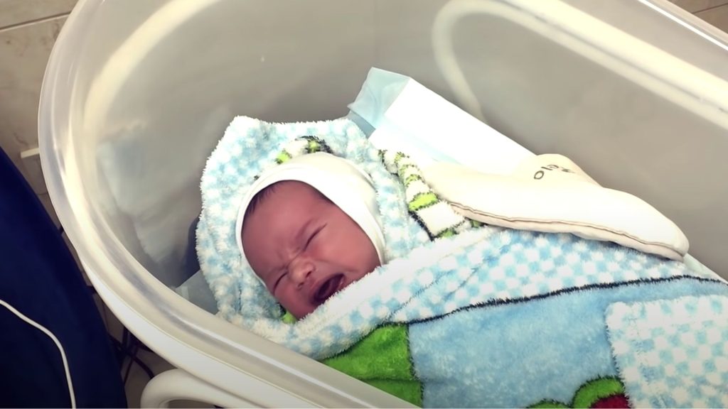 Ukraine-Krieg: Babys in Leihmutter-Klinik warten vergeblich auf ihre Eltern