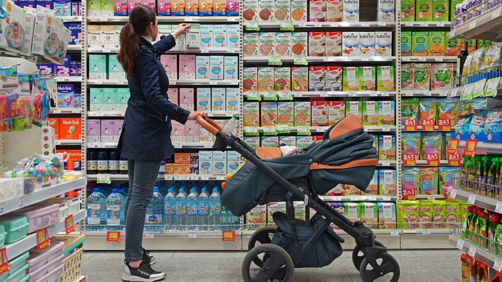 Im Lidl: Aufmerksame Kunden verhindern, dass ein Baby geklaut wird