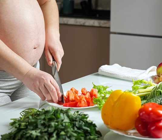 Wir verraten dir, welche Paprika in der Schwangerschaft die gesündeste ist.