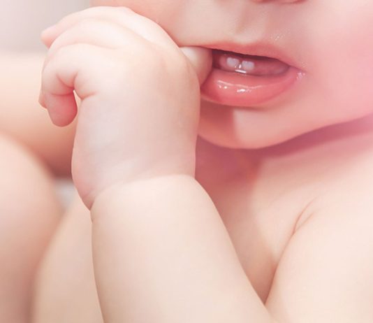 Ab wann zahnen Babys? Das ist von Kind zu Kind unterschiedlich. 