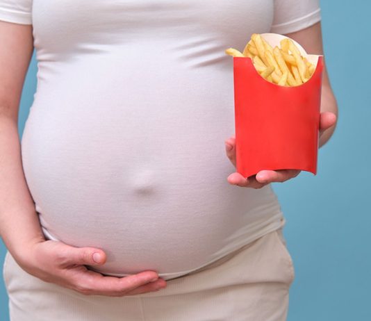 Pommes sind in der Schwangerschaft grundsätzlich erlaubt - aber nicht übertreiben.