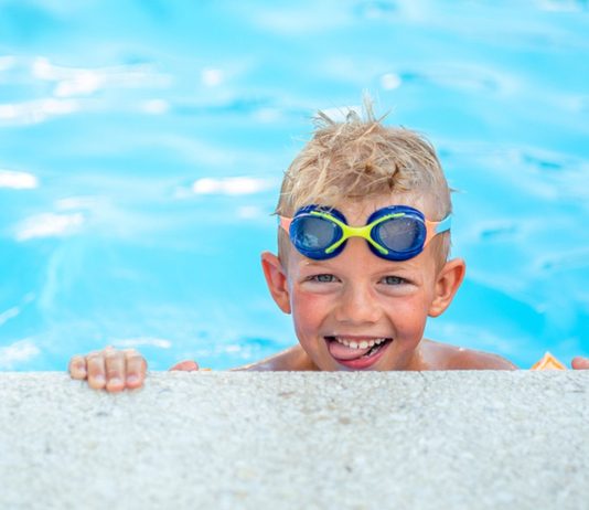 Sommer, Sonne, Freibad – herrlich! Vor allem, wenn man sich allein über Wasser halten kann.