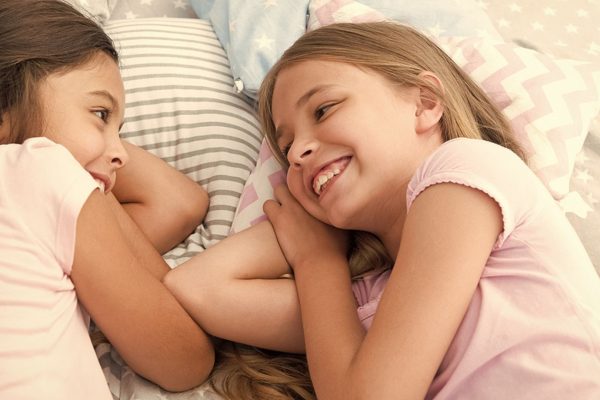 Kann eine Übernachtungsparty traumatisch sein?