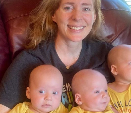 Audrey und ihre drei Babys.