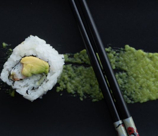 Wasabi wird in der Schwangerschaft von vielen Bald-Mamas gerne zu vegetarischem Sushi gegessen.