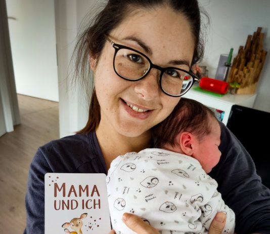 Mama Katja mit ihrem kleinen Wunder im Arm.