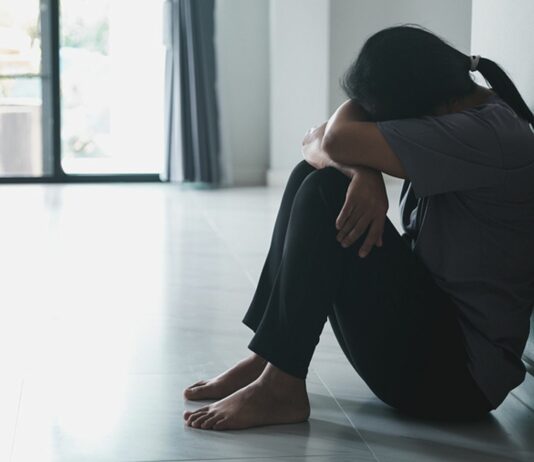 Wegen ihrer Borderline-Störung hat eine Mama sich entschieden, ihre Kinder wegzugeben.