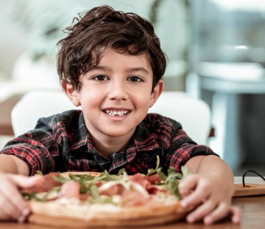 Pizza, Burger, Pommes – welches Kind würde da nein sagen?