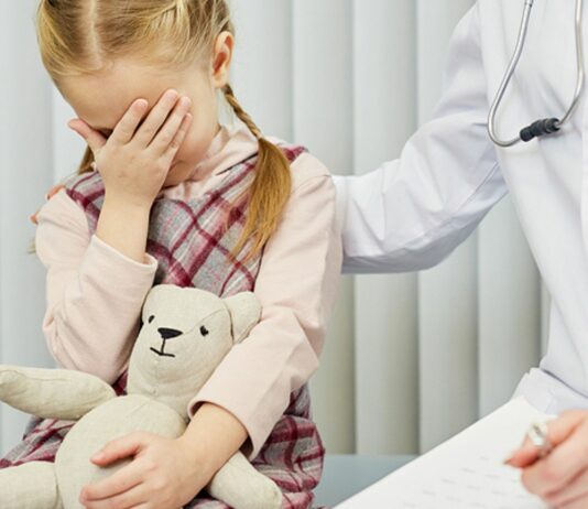 Selbst für erfahrene Ärzte ist es oft schwer, festzustellen, ob ein Kind absichtlich krank gemacht wurde.