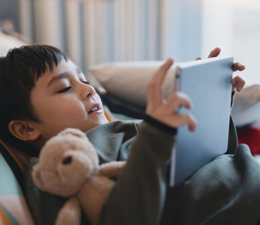 Ein Tablet ist aus dem Leben vieler Kinder nicht mehr wergzudenken.