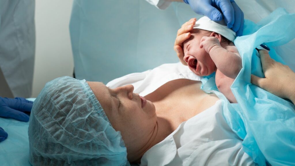 Arzt rettet Baby: Eltern bedanken sich mit besonderem Vornamen