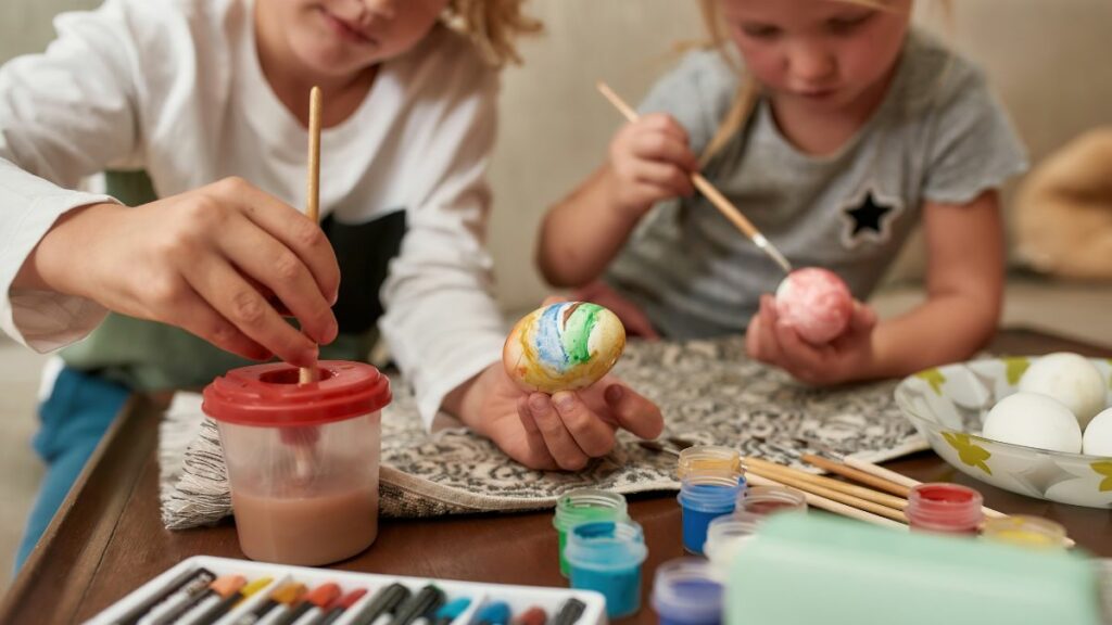 Osterdeko basteln mit Kindern: 10 schöne Ideen
