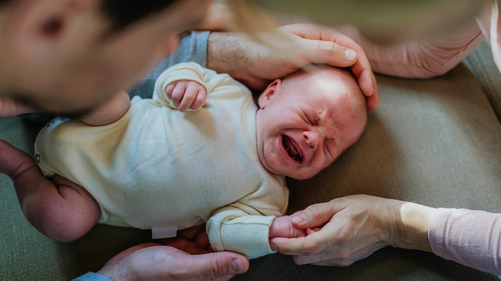 Großeltern lassen Baby beschneiden – gegen Willen der Mutter
