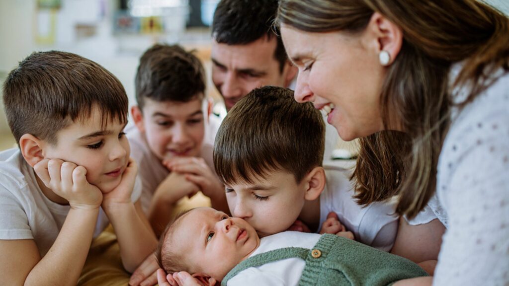 Großfamilie: „Ich wollte noch einen Nachzügler – und bekam drei.”