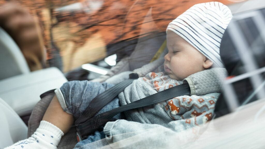 Baby erleidet Hitzetod im Auto, während Eltern im Gottesdienst sind