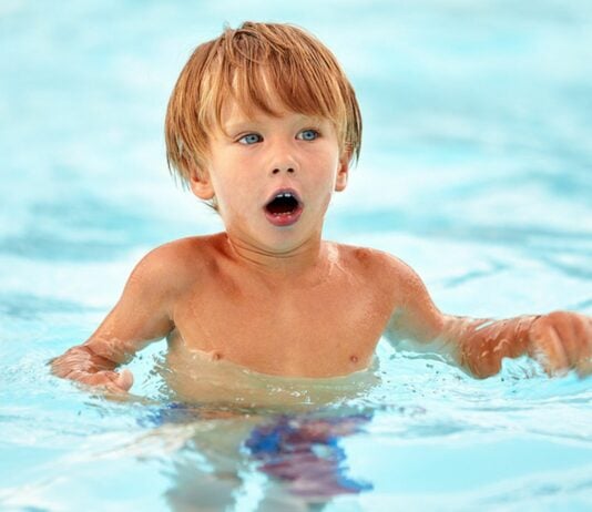 Ein Schwimmabzeichen bedeutet nicht, dass Kinder sicher schwimmen können.