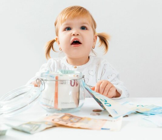 Für Kinder von Beamten gibt es deutlich mehr Geld vom Staat.