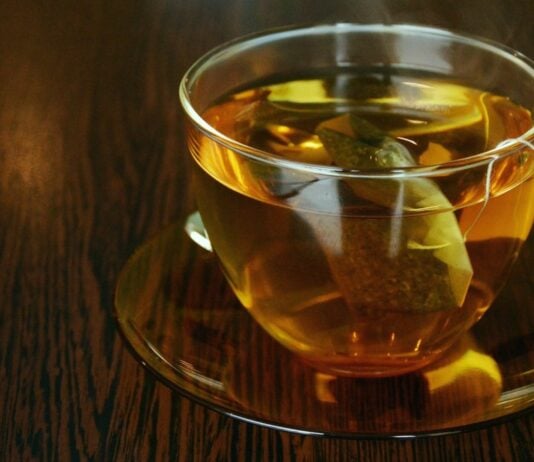 In der Regel spricht nichts gegen die ein oder andere Tasse Tee in der Stillzeit.