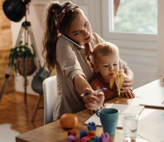 Hinter den Kulissen einer verheirateten-alleinerziehenden Mami – "Es ist so hart!"
