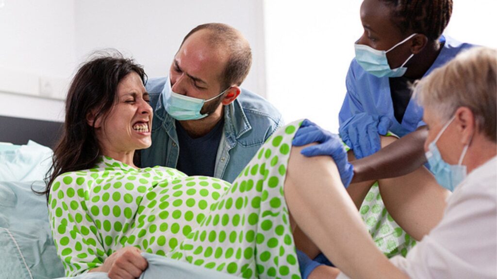 Baby wird bei Geburt geköpft – Klinik will Unfall vertuschen