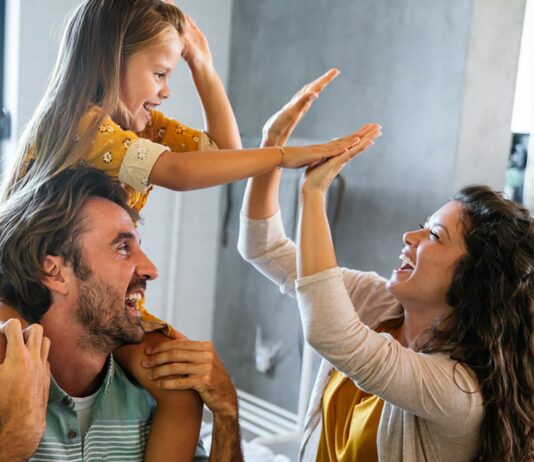 „Soll ich zurück zum Vater meiner Kinder?”