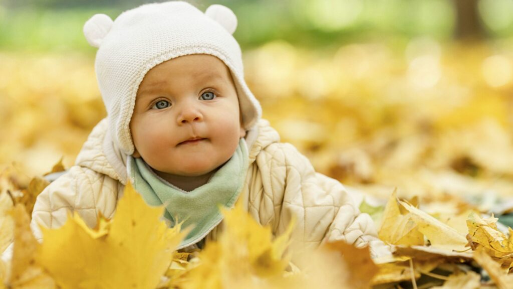 Alle Namenstage & herbstliche Vornamen für Oktober-Babys