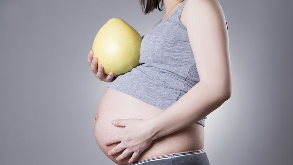 Pomelo in der Schwangerschaft: Saure Frucht mit ganz viel Vitaminen